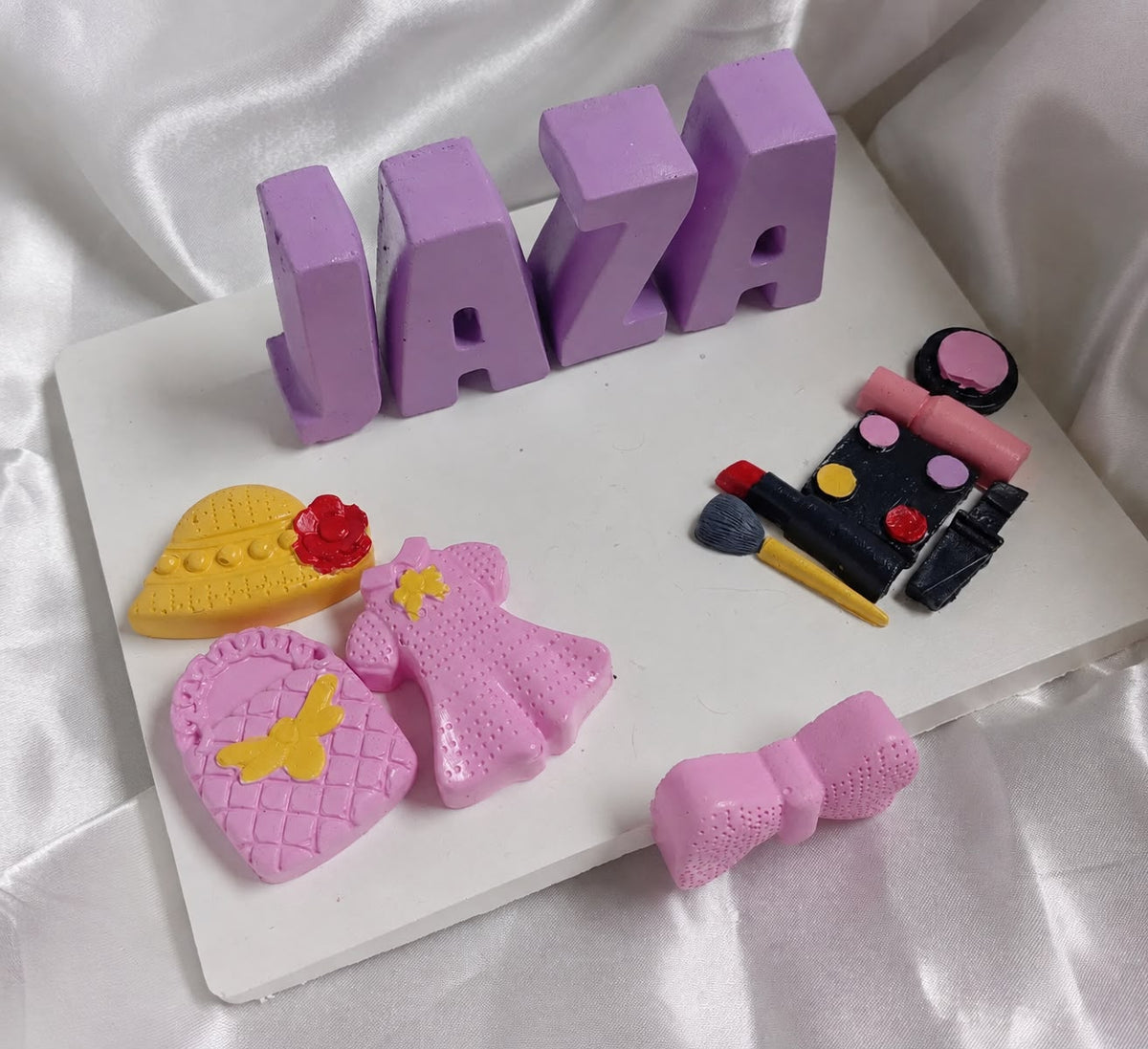 Jaza Name Tray